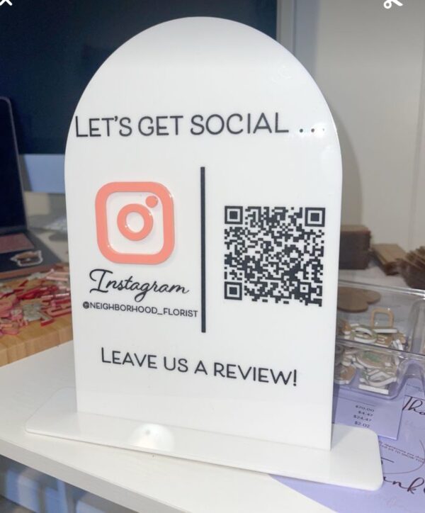 Molde hablador o stand de redes sociales